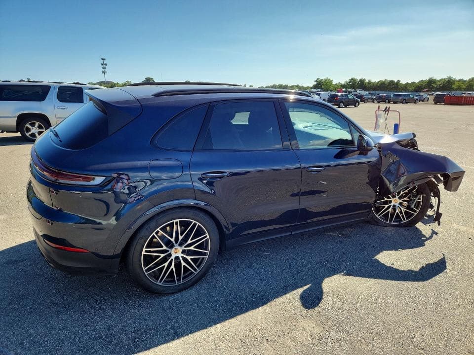 2025 PORSCHE CAYENNE 3