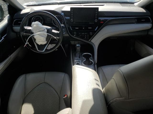 2022 TOYOTA CAMRY XLE 8