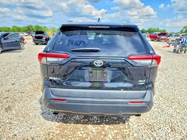 2021 TOYOTA RAV4 XLE 6