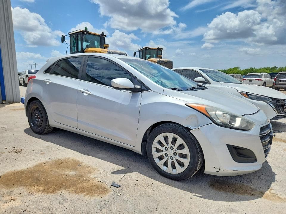 2017 HYUNDAI ELANTRA GT BASE 4