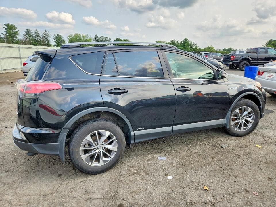 2017 TOYOTA RAV4 HYBRID XLE 3