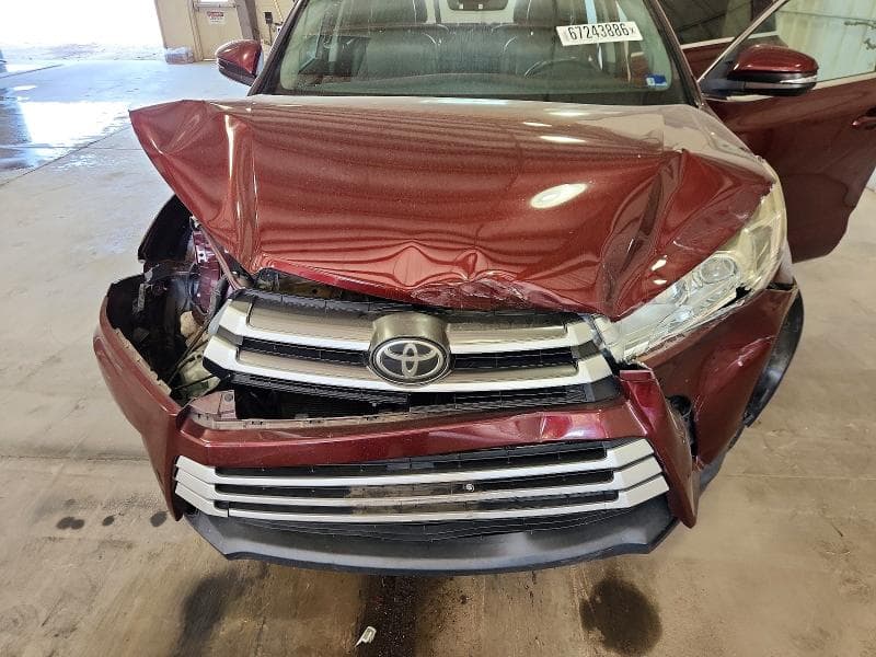 2017 TOYOTA HIGHLANDER XLE 12