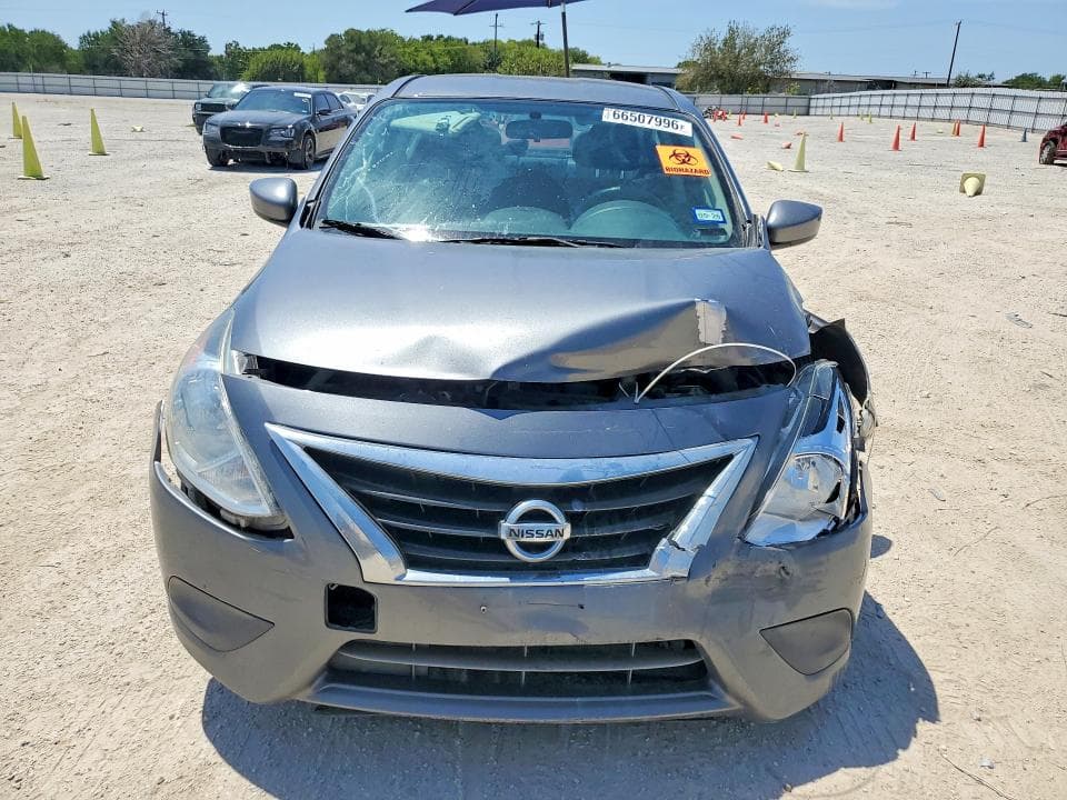 2019 NISSAN VERSA SV 5