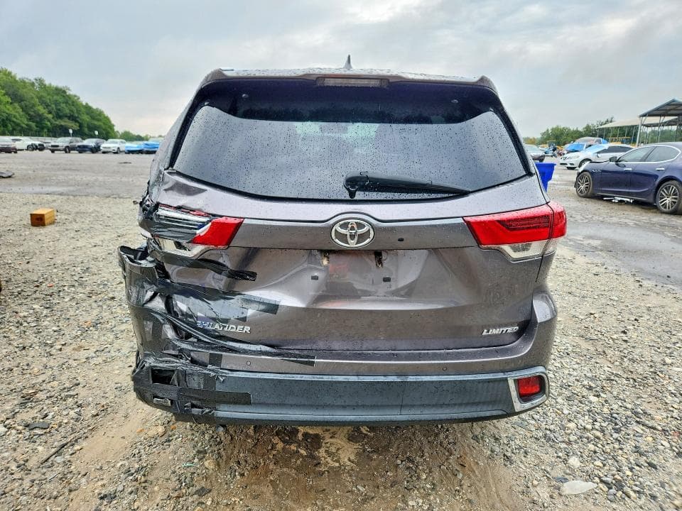 2019 TOYOTA HIGHLANDER LIMITED PLATINUM 6