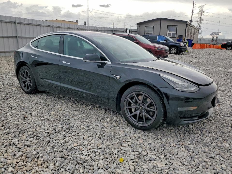 2019 TESLA MODEL 3 4