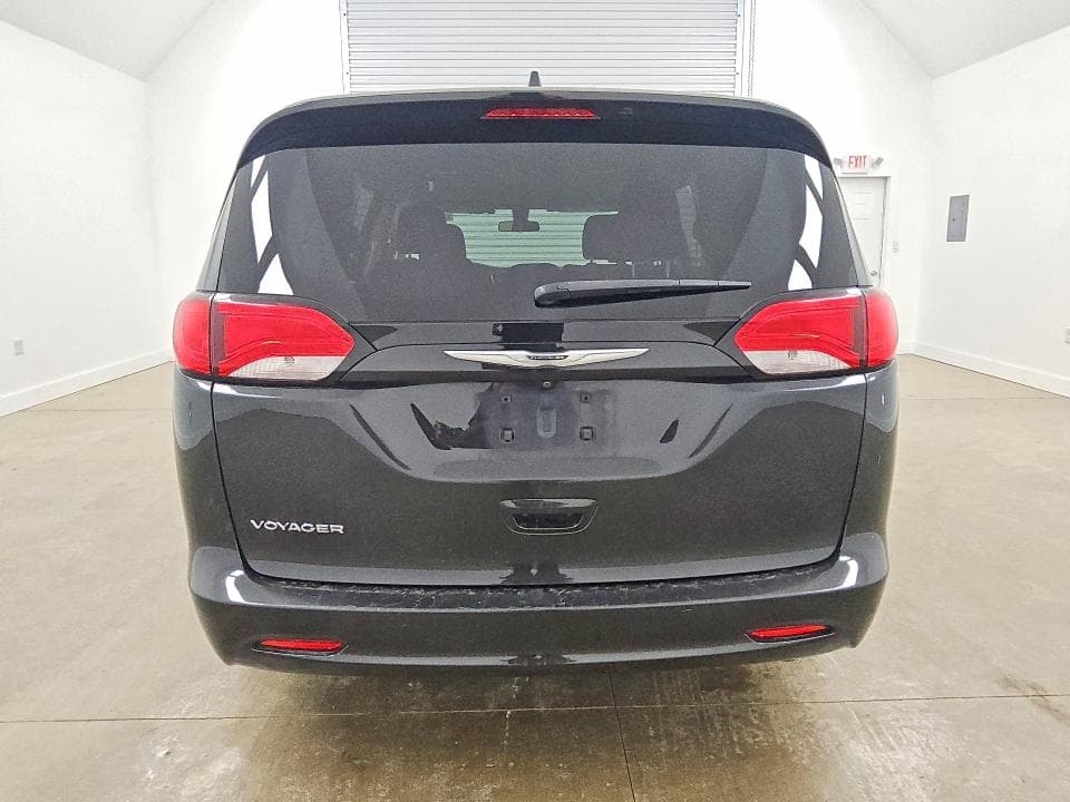 2021 CHRYSLER VOYAGER LX 6