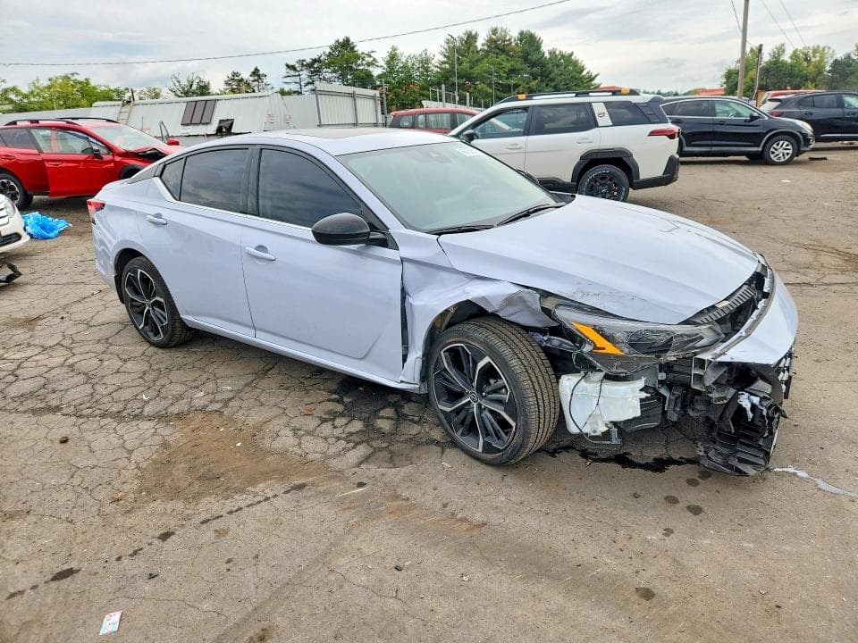 2024 NISSAN ALTIMA SR 4