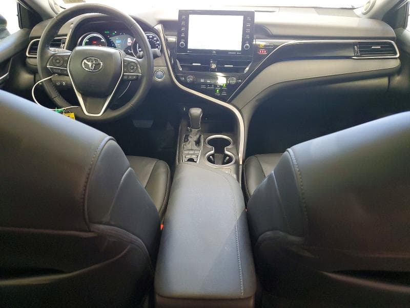 2023 TOYOTA CAMRY XLE 8