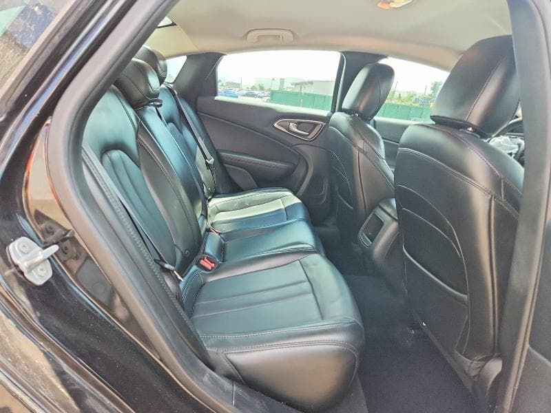 2017 CHRYSLER 200 LIMITED 10