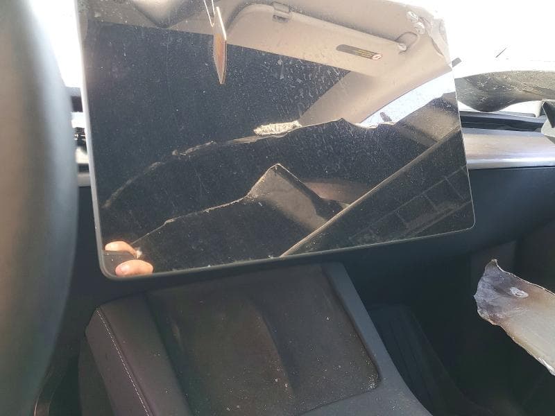 2025 TESLA MODEL Y 9