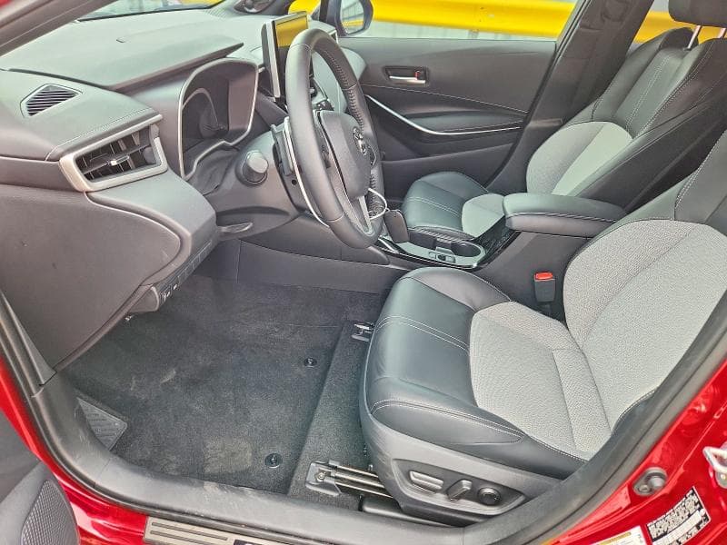 2026 TOYOTA COROLLA XSE 7