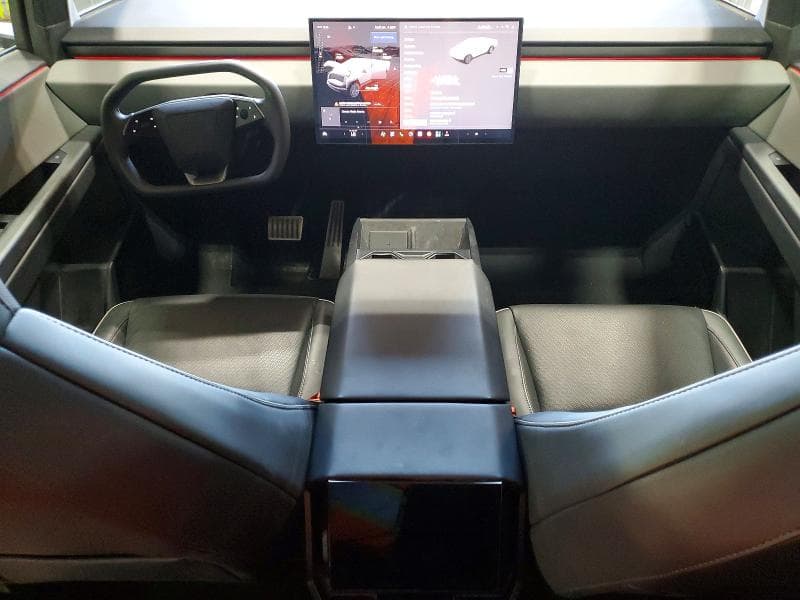 2024 TESLA CYBERTRUCK 8