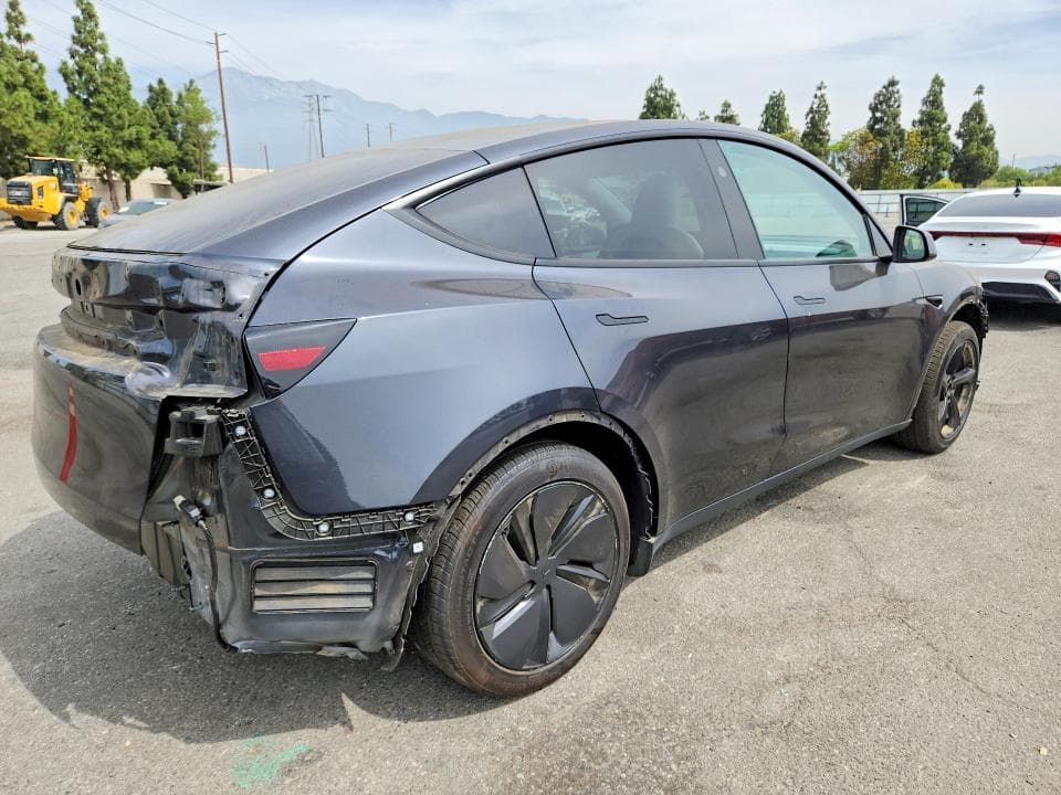 2026 TESLA MODEL Y 3