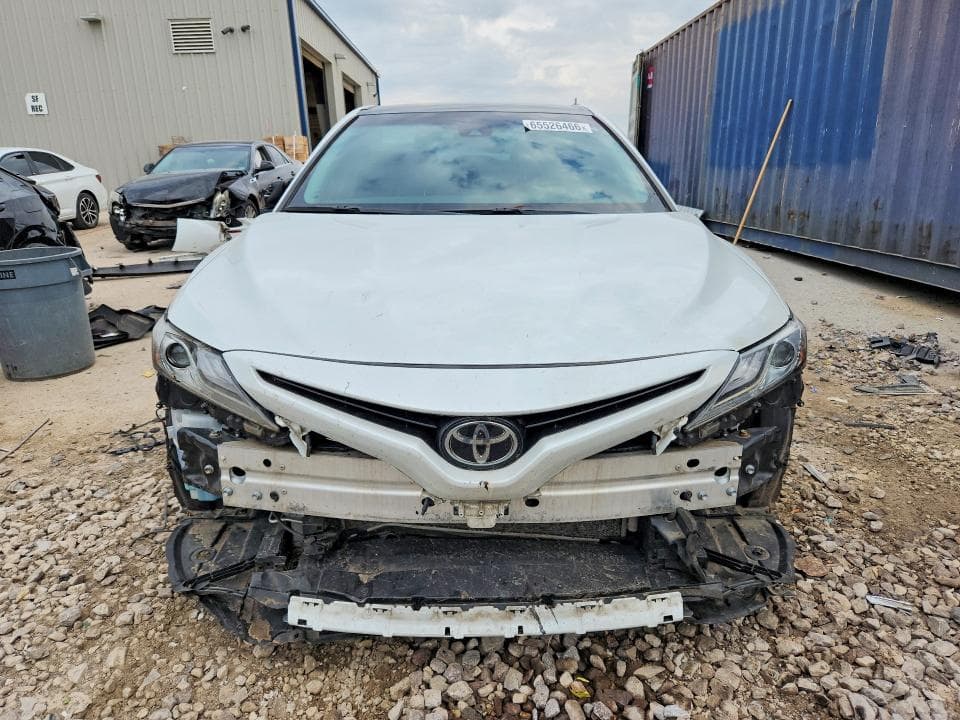 2018 TOYOTA CAMRY XSE 5