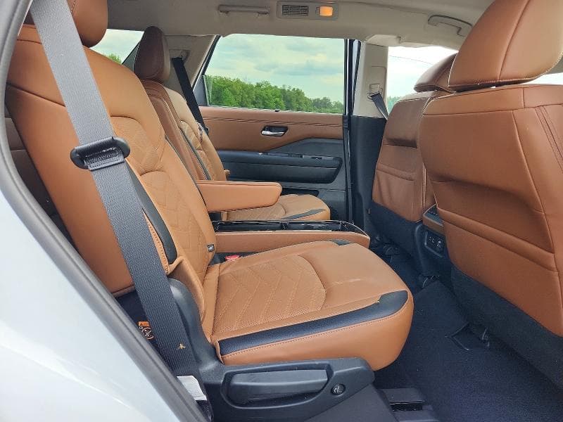 2025 NISSAN PATHFINDER PLATINUM 11
