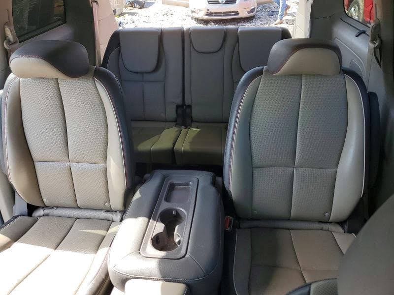 2018 KIA SEDONA LX 10