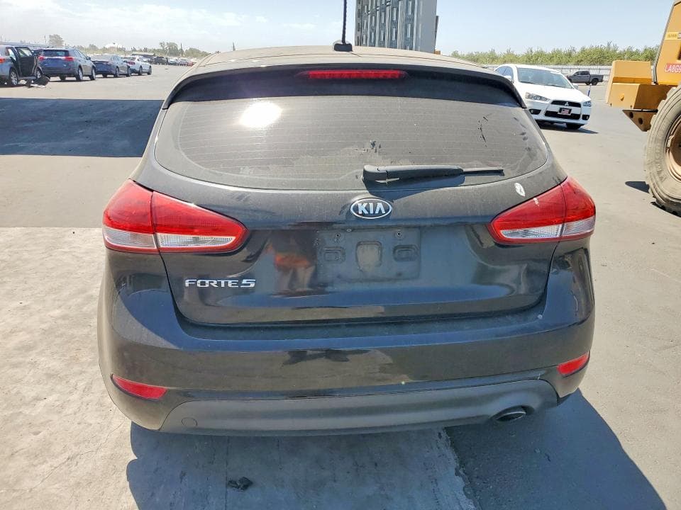 2017 KIA FORTE5 LX 6