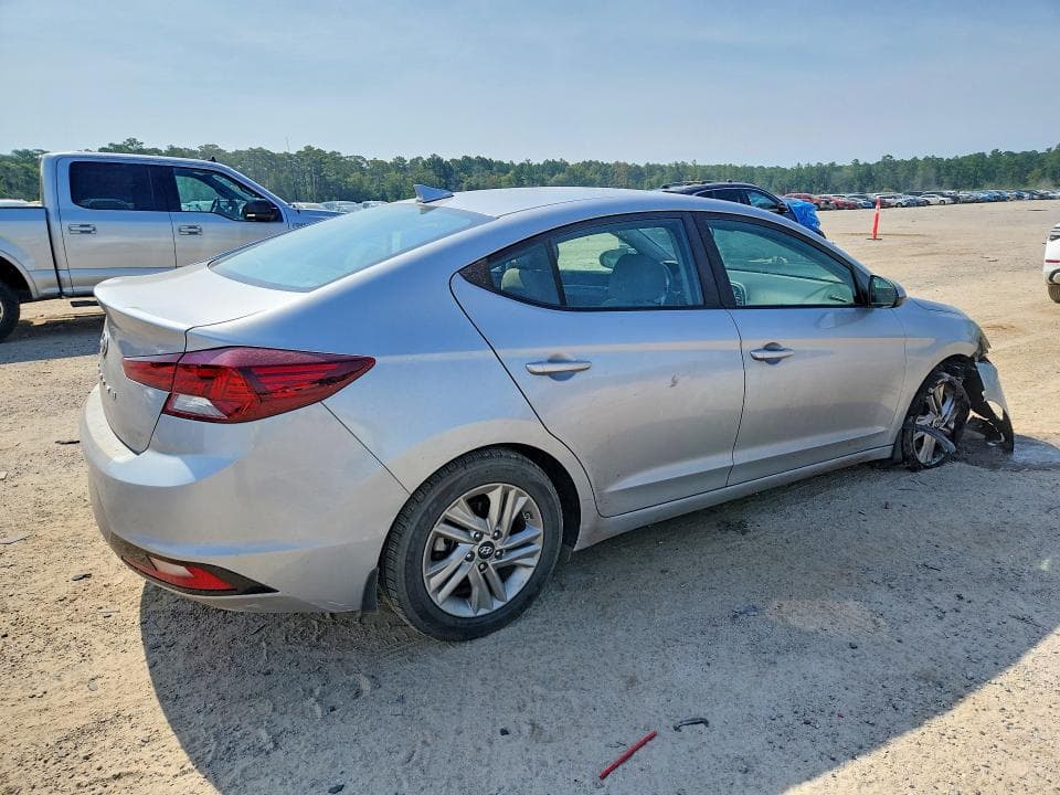 2020 HYUNDAI ELANTRA SEL 3