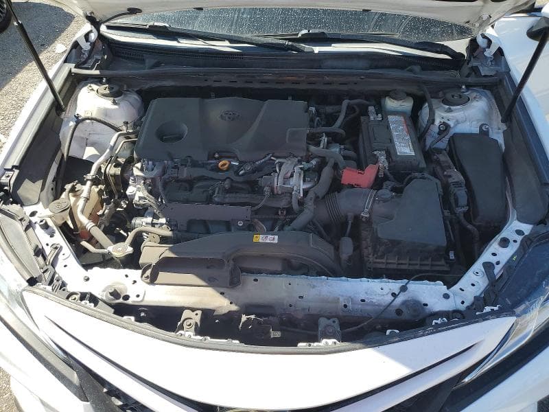 2018 TOYOTA CAMRY SE 11
