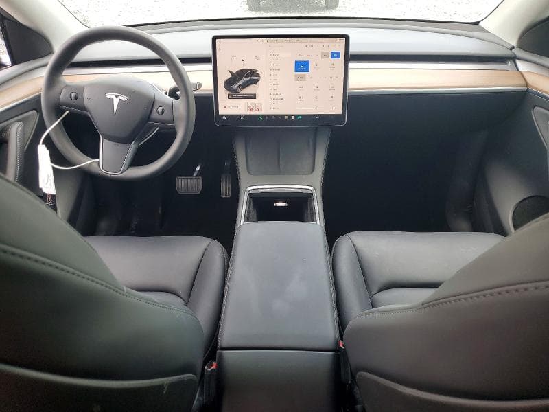 2024 TESLA MODEL Y 8