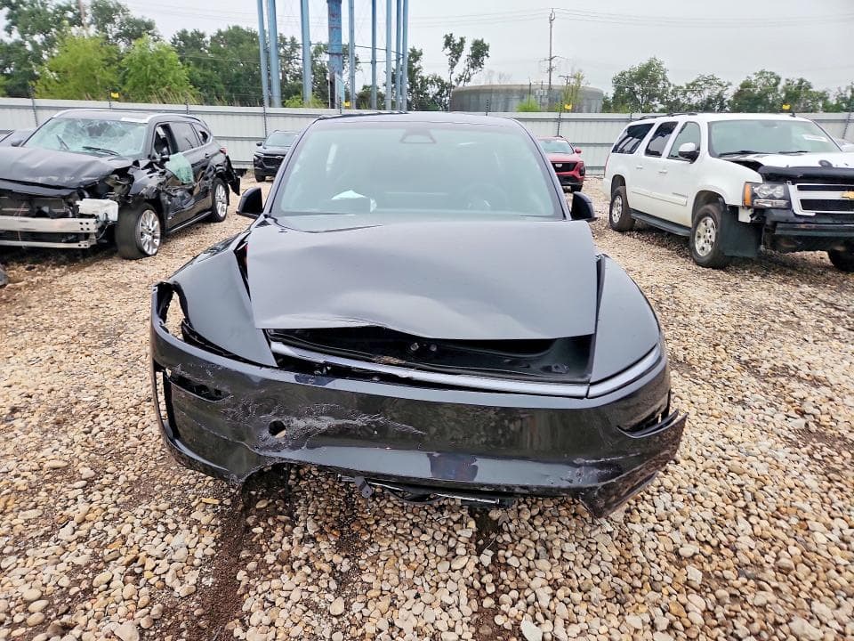 2026 TESLA MODEL Y 5