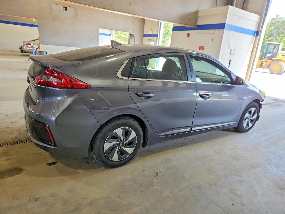 2018 HYUNDAI IONIQ SEL 3