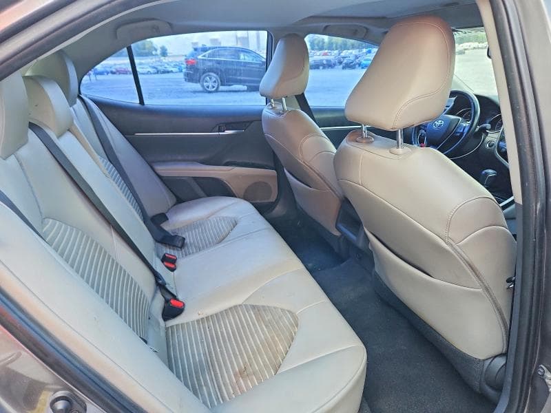 2018 TOYOTA CAMRY SE 10