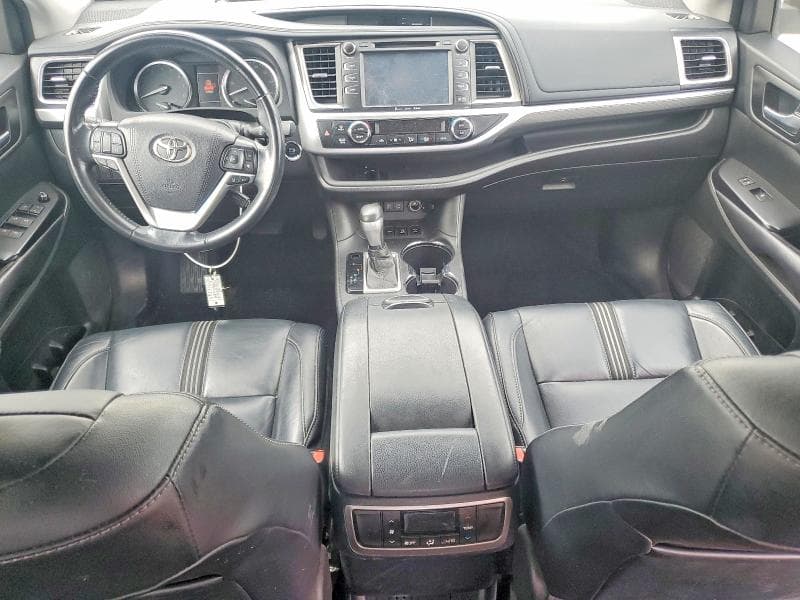 2018 TOYOTA HIGHLANDER SE 8
