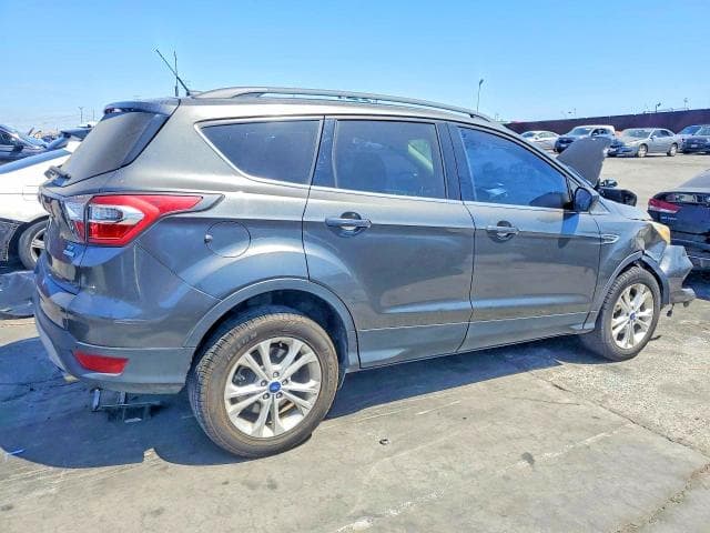 2017 FORD ESCAPE SE 3