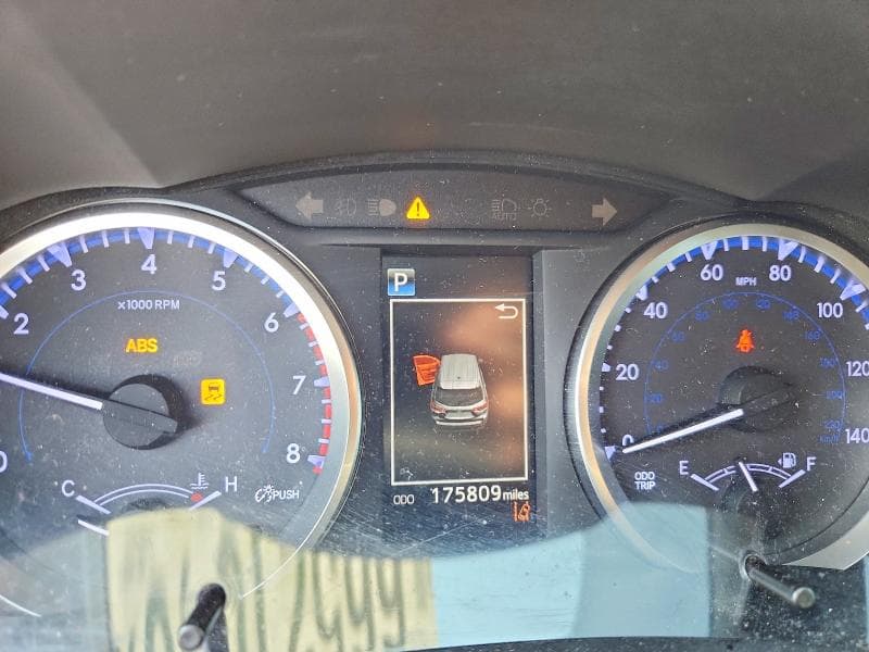2018 TOYOTA HIGHLANDER LE 9