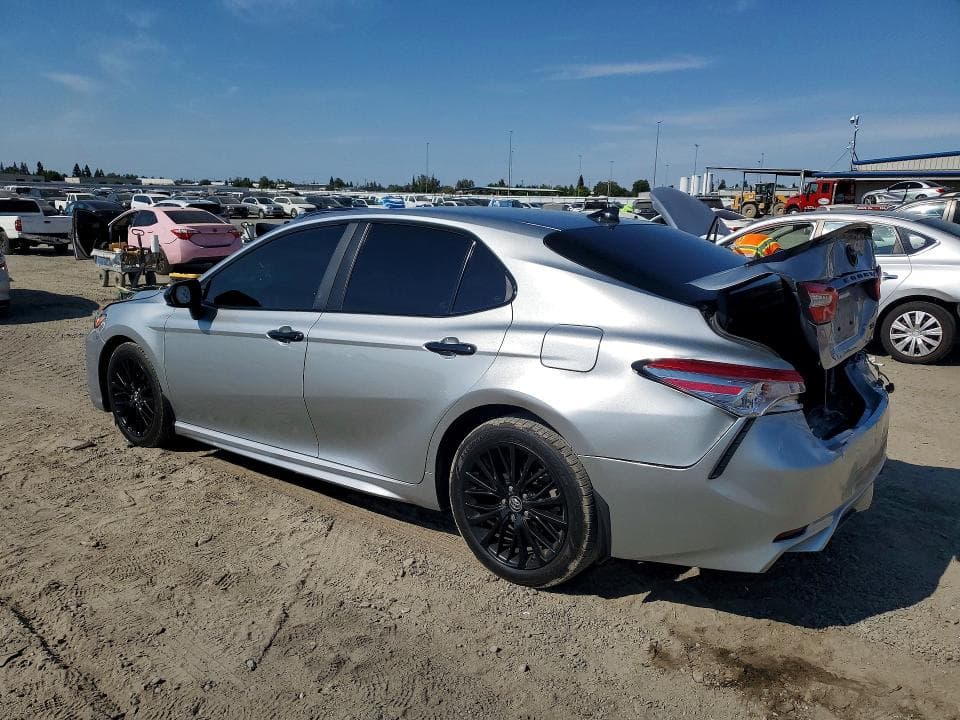2019 TOYOTA CAMRY SE 2