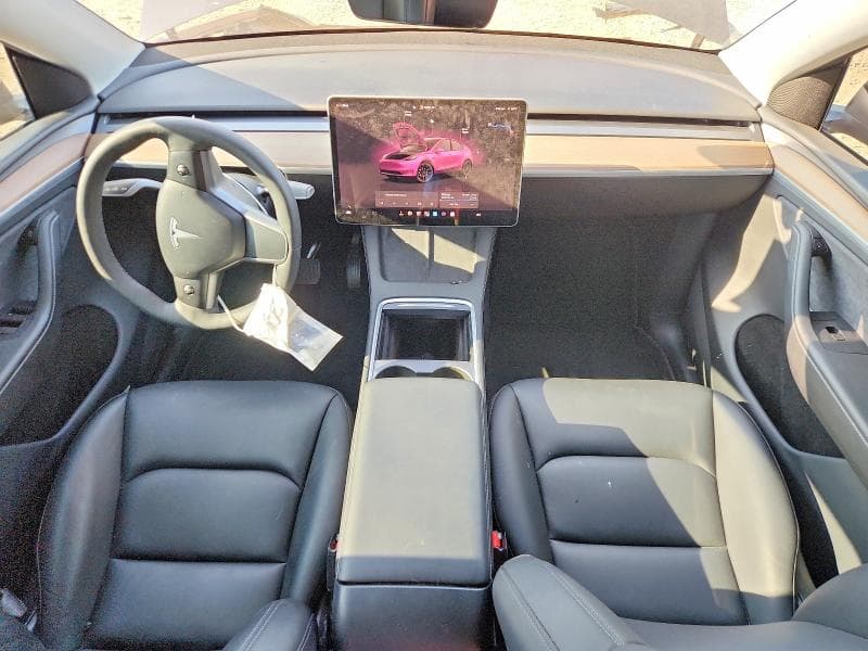 2023 TESLA MODEL Y 8