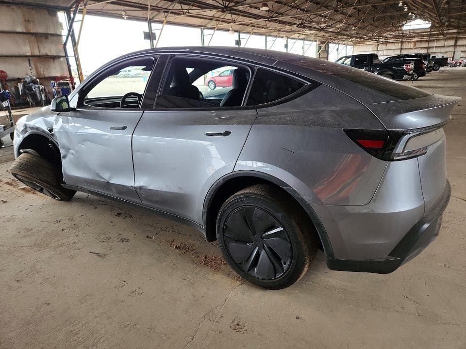 2026 TESLA MODEL Y 2