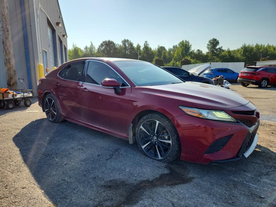 2018 TOYOTA CAMRY XSE 4