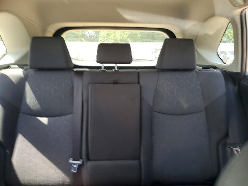 2019 TOYOTA RAV4 XLE 10