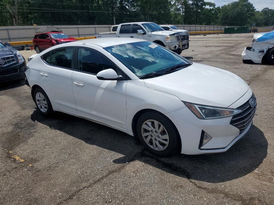 2020 HYUNDAI ELANTRA SE 4
