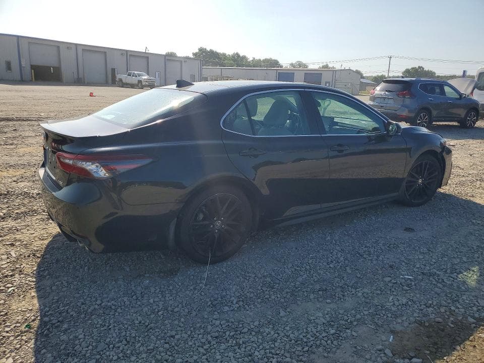 2021 TOYOTA CAMRY XSE 3