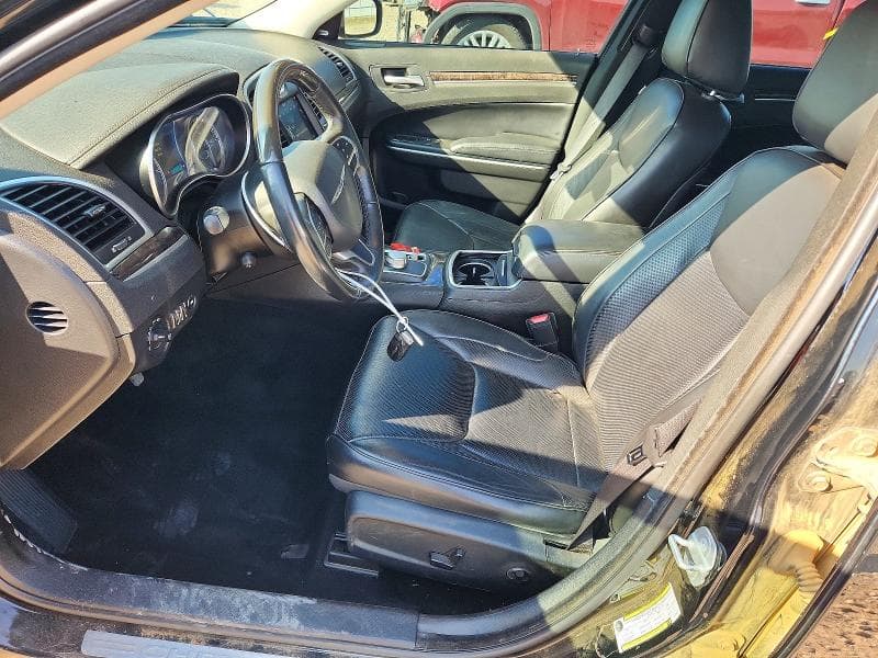 2019 CHRYSLER 300 LIMITED 7