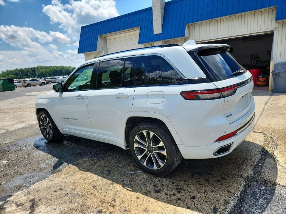 2022 JEEP GRAND CHEROKEE OVERLAND 2