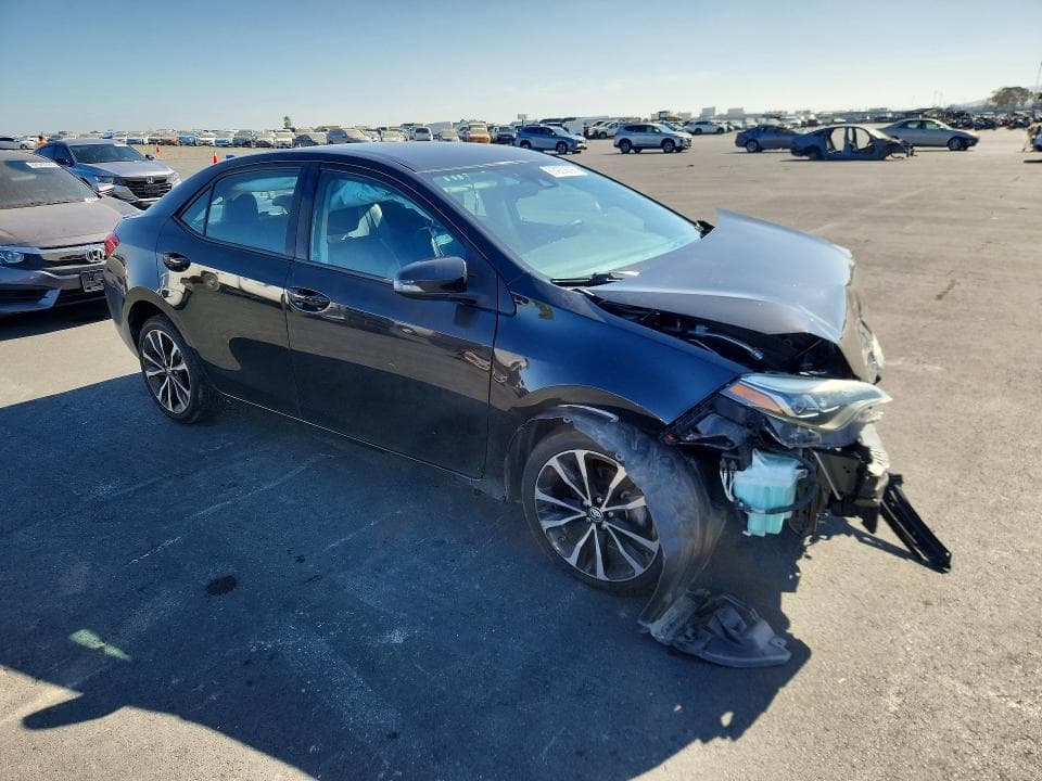 2017 TOYOTA COROLLA SE 4