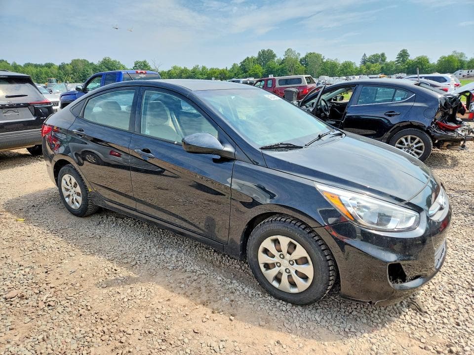 2017 HYUNDAI ACCENT SE 4
