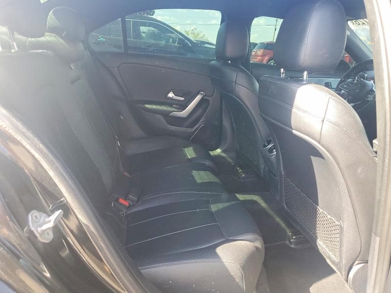 2019 MERCEDES-BENZ A 220 10