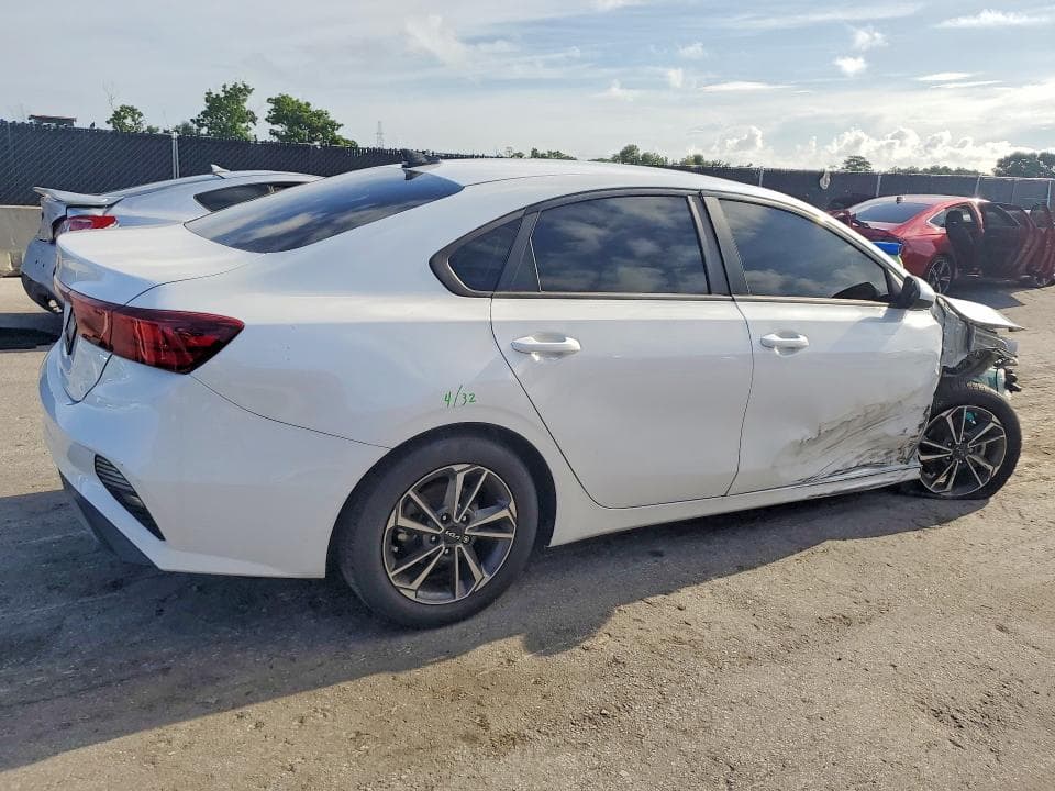 2023 KIA FORTE LXS 3
