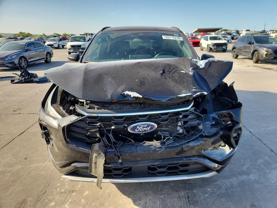 2024 FORD ESCAPE ST LINE SELECT 5