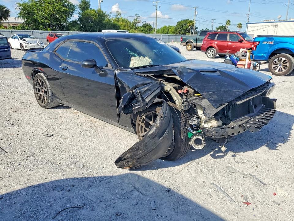 2019 DODGE CHALLENGER SXT 4