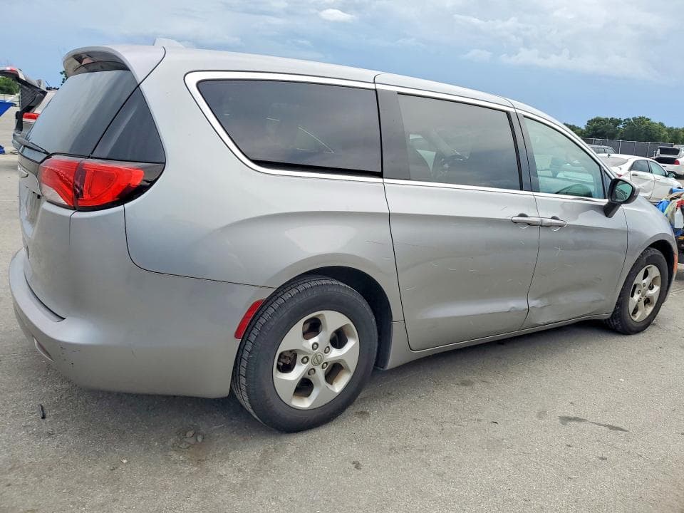 2017 CHRYSLER PACIFICA LX 3