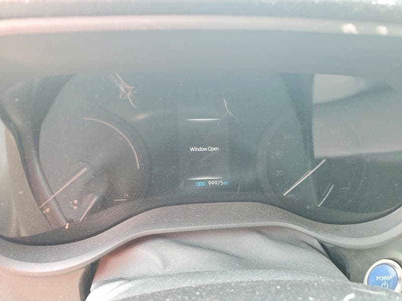 2022 TOYOTA SIENNA XLE 9