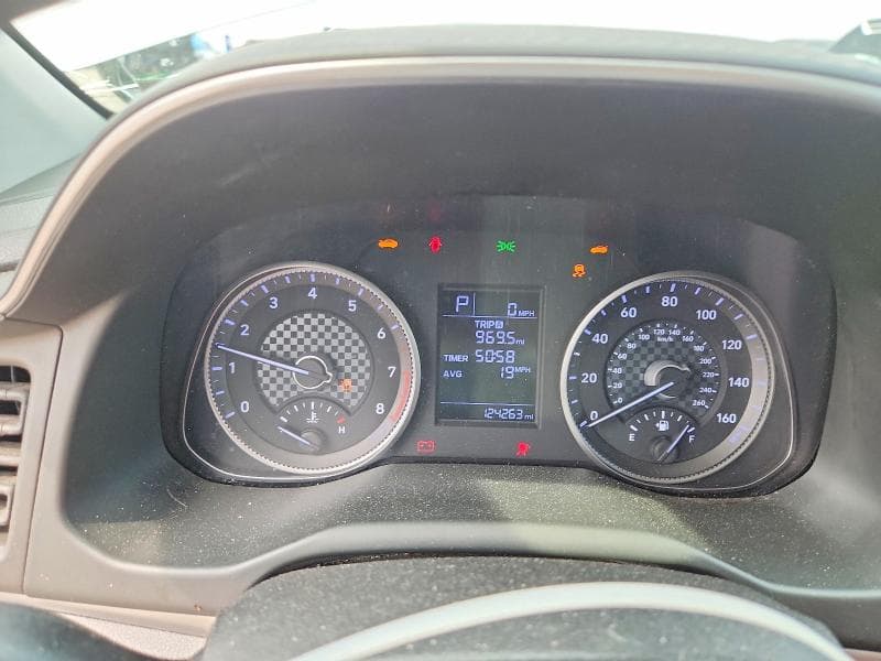 2019 HYUNDAI ELANTRA SE 9