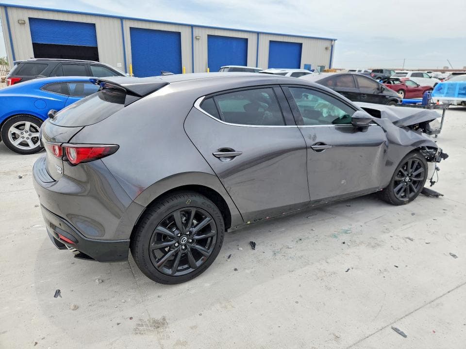 2025 MAZDA 3 PREMIUM PLUS 3