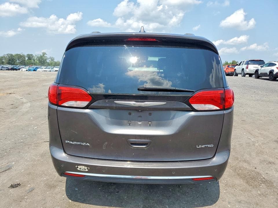 2017 CHRYSLER PACIFICA LIMITED 6
